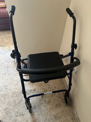 Andador para mayores con asiento