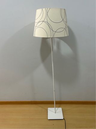 Lampada da terra beige e grigio