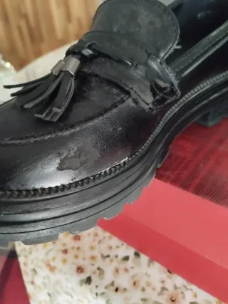 Scarpe scolastiche nere con frange