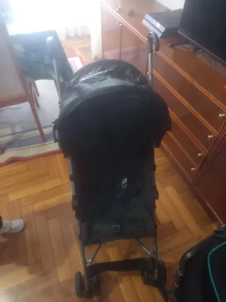 Silla de viaje plegable negra