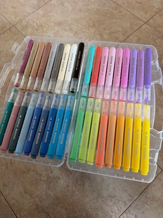 Marcadores Acrílicos caja de 36 Colores