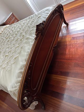 Cama y mesillas madera maciza clásica