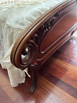 Cama y mesillas madera maciza clásica