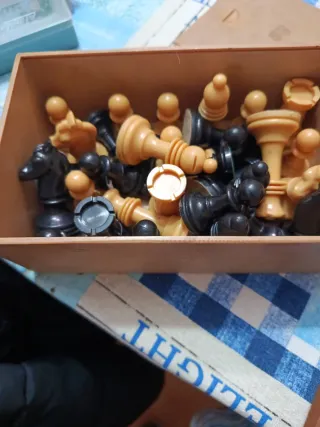 Juego de ajedrez de madera