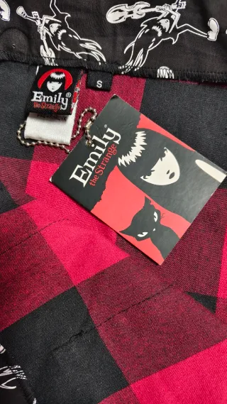Falda Emily the Strange cuadros rojo y negro