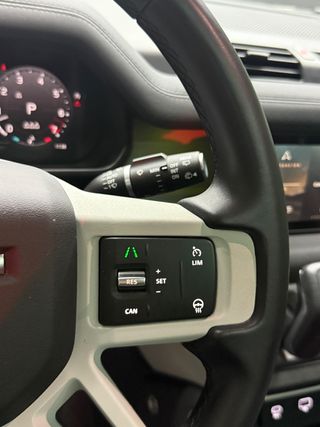 Land Rover Defender 3.0 I6 400 SE 110 Auto 4WD MHEV