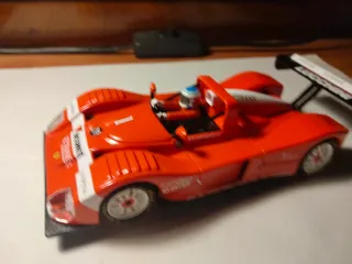 Coche Scalextric Ferrari 333 SP Rojo