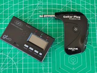 Pedales de guitarra. Pedal reverb y otros.