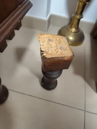 Mueble recibidor de madera tallada