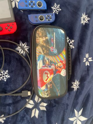 Nintendo Switch + Mario Kart 8 Deluxe