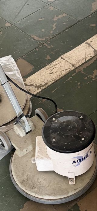 Pulidora de suelos Aguila