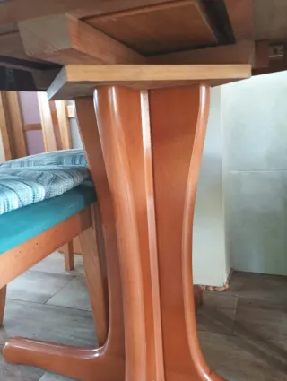4 Sillas Madera Maciza y mesa