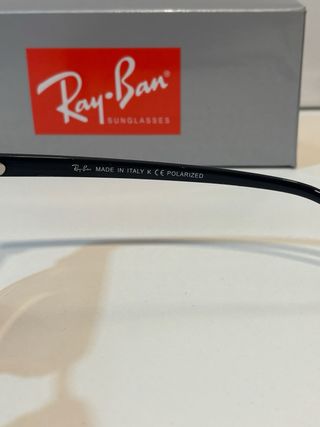 Occhiali da sole Ray-Ban Clubmaster neri e oro