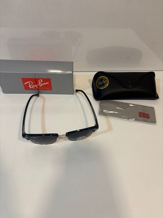 Occhiali da sole Ray-Ban Clubmaster neri e oro