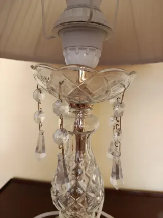 Lámparas de mesita cristal y metal doradas