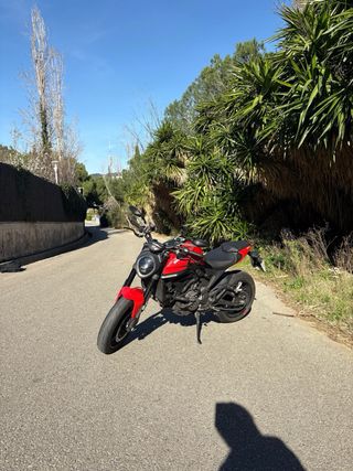 Ducati Monster 937 Roja 2021