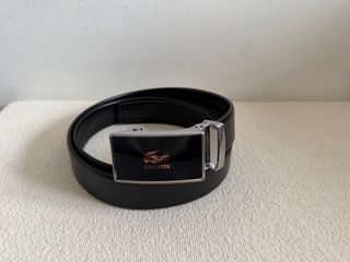 Cinturón de piel Lacoste negro