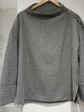 Blusa de cuadros con botones