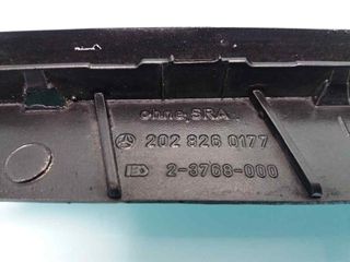 PLASTICO MERCEDES-BENZ CLASE C (W203) BERLINA 550150