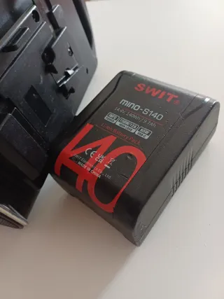 Lote 2 Baterías SWIT Mino-S140 y Cargador