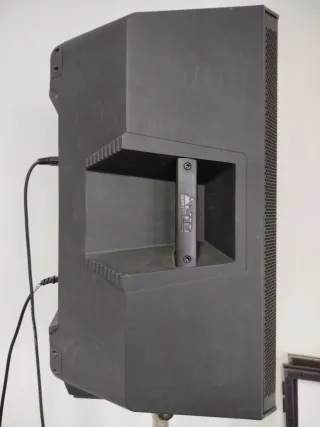 Altavoz auto amplificado