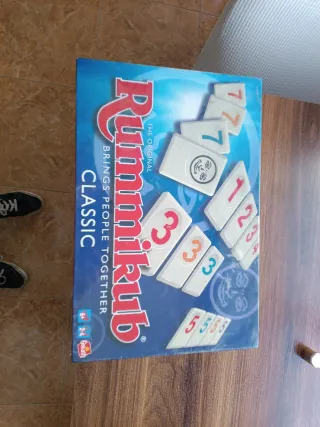 Juego Rummikub Clásico. Con el pastico