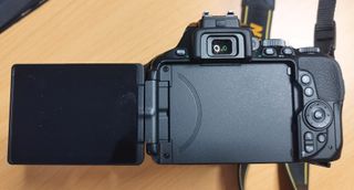 Nikon D5600 + Objetivo 18-55mm AF-P VR