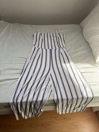 Mono rayas blanco y negro