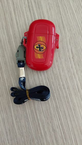 Porta accendino rosso con laccetto