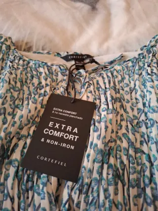 Blusa Cortefiel floral azul y blanca Talla XS