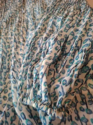 Blusa Cortefiel floral azul y blanca Talla XS