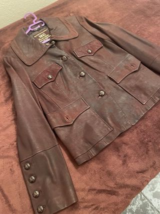 Chaqueta de cuero marrón