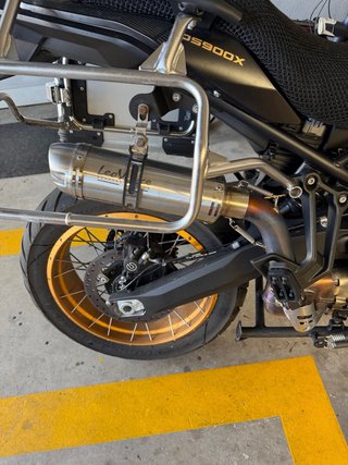 Escape Leo Vince y Slip on Voge 900DSX