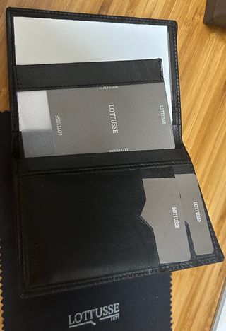 Cartera Lottusse Negra