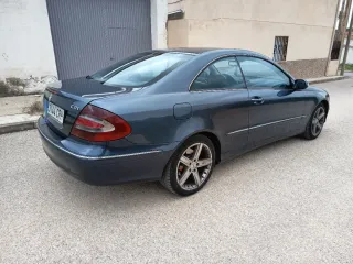 Mercedes-Benz  CLK 2004