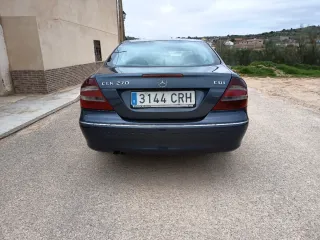 Mercedes-Benz  CLK 2004