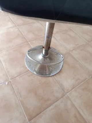 Silla moderna negra y blanca