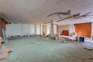 Local comercial en venta en Polígono Cartuja – La Paz en Granada