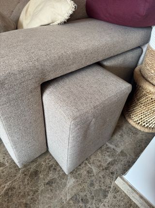 Divano modulare in tessuto beige e legno