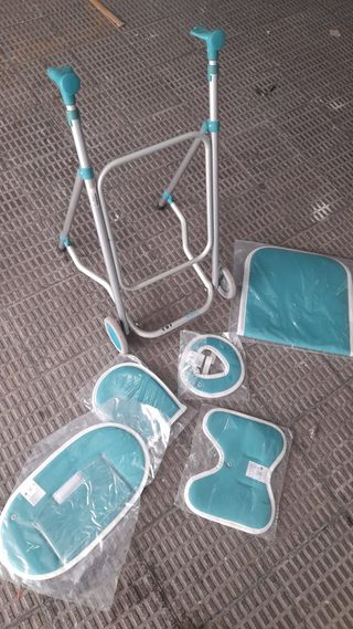 Deambulatore leggero con ruote