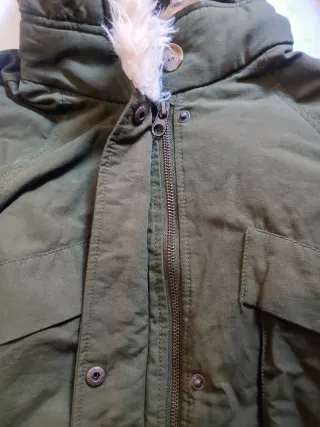 Abrigo verde chica con parches (talla 13/14 años)