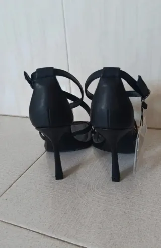 Sandalias tacón negras
