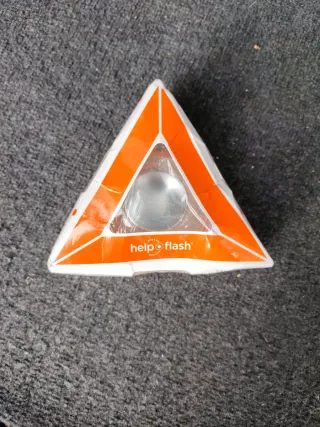 Baliza V16 y linterna Help Flash, 2 EN 1, sin usar