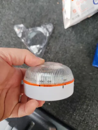 Baliza V16 y linterna Help Flash, 2 EN 1, sin usar