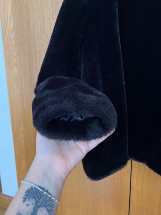 Abrigo pelo Mango negro Talla M