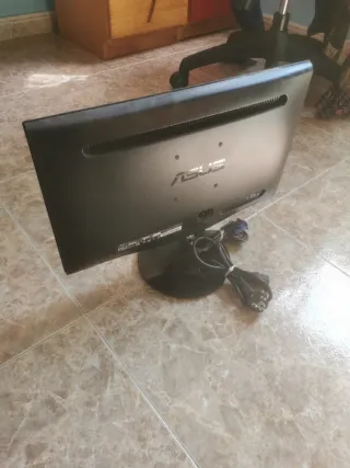 Monitor ASUS Negro 18.7 pulgadas (41x24cm)