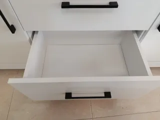 Aparador blanco y madera