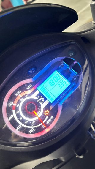 Moto SYM 125 Scooter Negra Automática