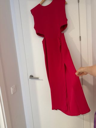 Vestido rojo con aberturas
