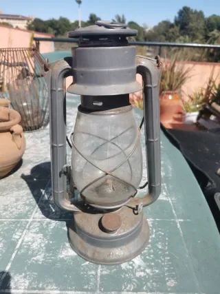 Reverbero antiguo de mecha metal y cristal